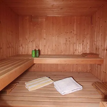 Semesterbostad With 2 Bedrooms *